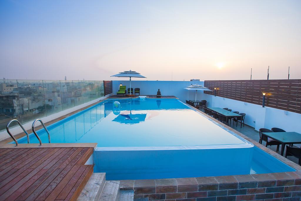 Hotel Radha Prasad Erode Esterno foto
